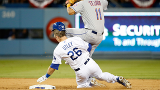 Report: Chase Utley Won't Be Suspended For Breaking Ruben Tejada's Leg After All